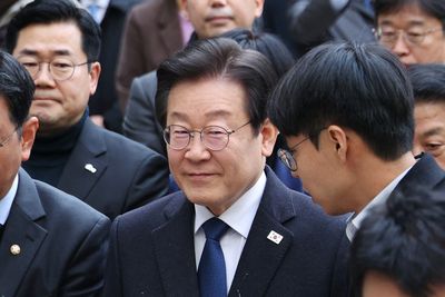 S Korea’s main opposition party taps former chief as presidential candidate
