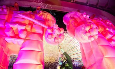 The Flaming Lips review – stops and starts make this too much of a good thing
