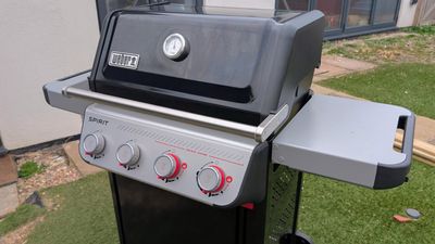 Weber Spirit E-425 review: robust mid-sized gas grilling