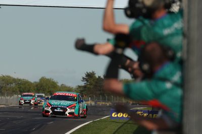 BTCC Donington Park: Chilton heads Ingram home in Hyundai 1-2
