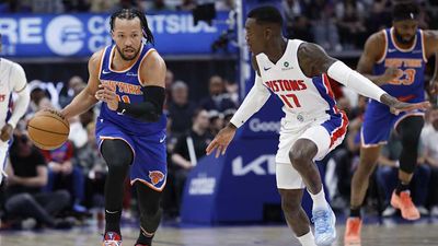 Knicks Star Jalen Brunson Exits Game 4 vs. Pistons After Tweaking Right Ankle