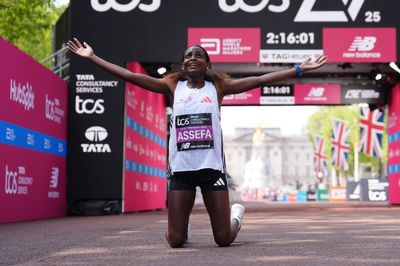 More than 40 world records broken by London marathon finishers