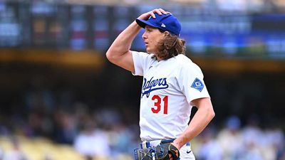 Tyler Glasnow Leaves Dodgers Game With Shoulder Injury