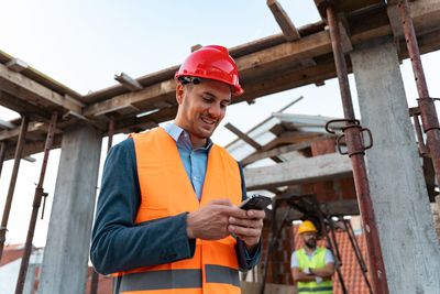 Kraaft, the “WhatsApp for construction” that hopes to become a verb—has already won over giants like Bouygues and VINCI