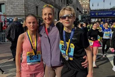 Paula Radcliffe shares emotional moment as daughter Isla finishes London marathon after beating cancer
