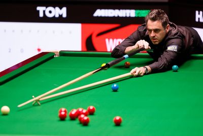 Ronnie O’Sullivan v Pang Junxu LIVE: Snooker legend cruises into World Championship quarter-finals