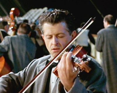 Violin used in Titanic movie sells for £54,000
