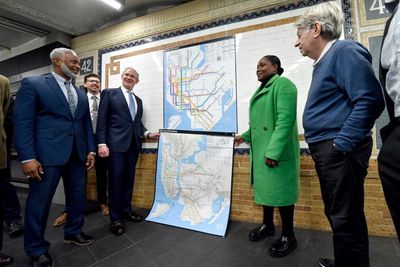 No more ‘subway spaghetti’! New Yorkers adjust to first new transit map in 50 years