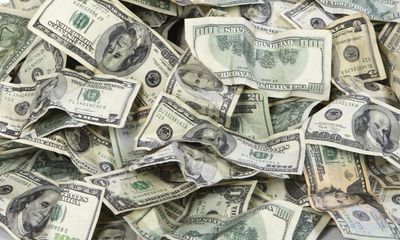 Chicago: security truck drops money bags worth $300,000 on its rounds