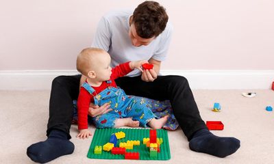 Fathers ‘betrayed’ by Labour workers’ rights bill, say paternity leave campaigners
