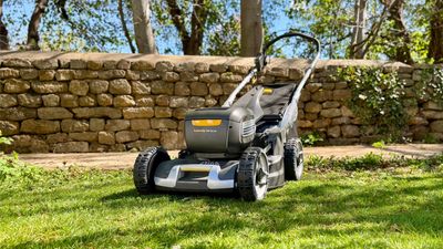 Stiga Twinclip 950e V Kit Cordless Lawn Mower review: an innovative but heavyweight cordless mower for large lawns