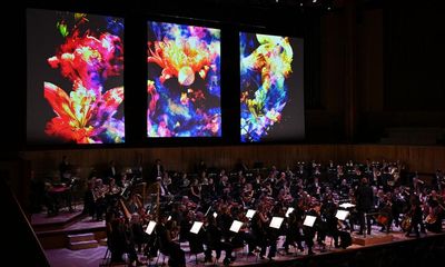 RPO/Petrenko review – a blistering, multi-hued Shostakovich