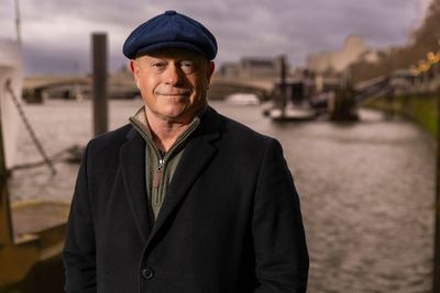 Ross Kemp's relative 'threatened to behead his own mother with kitchen knife'