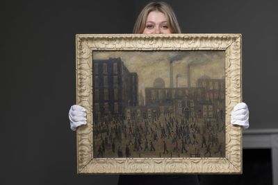 LS Lowry painting originally bought for £10 expected to fetch up to £1 million