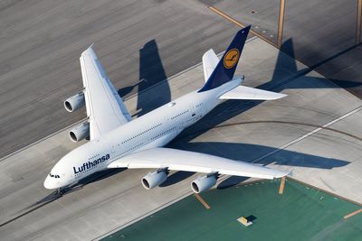 Business class passenger’s ‘jammed’ iPad forces Lufthansa flight to be diverted