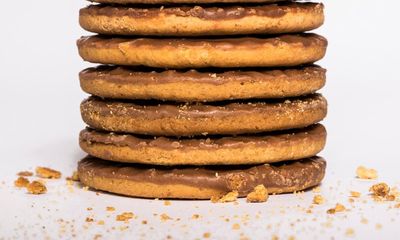 Best way to eat a chocolate digestive