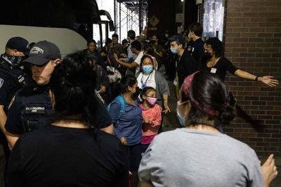 Trump signs executive order requiring list of sanctuary cities and states
