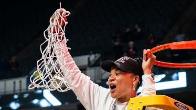 South Carolina Will Honor Dawn Staley's Many Accomplishments With Statue on Campus