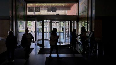 When the lights went out: How Euronews was there for you in the dark amid the Iberian blackout