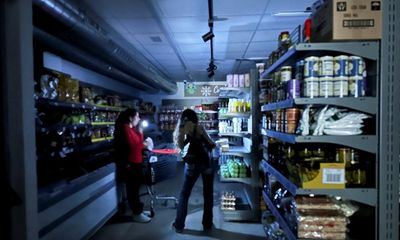 Morning Mail: Massive power blackout hits Spain and Portugal, Labor retains poll lead, Trump’s UK golf gambit
