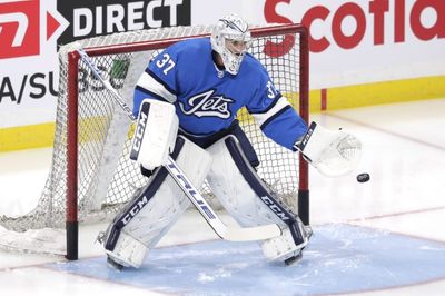 Playoff woes continue for Jets goaltender Connor Hellebuyck