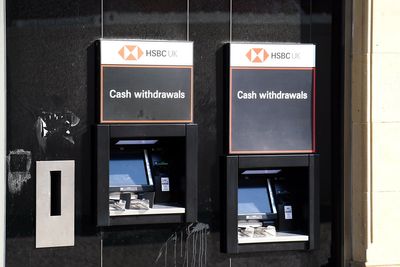 HSBC announces fall in quarterly pre-tax profit amid ‘economic uncertainty’