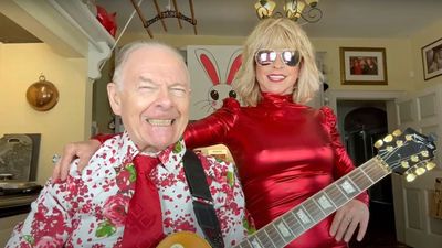 "Come up to the bedroom now, honey!" Things get steamy in the Fripp-Willcox kitchen as Robert and Toyah tackle Rod Stewart's Do Ya Think I'm Sexy?
