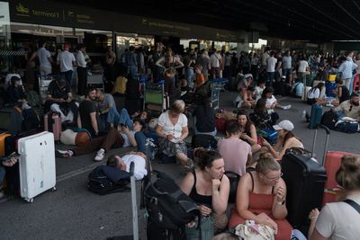 Spain and Portugal flight chaos: Stranded passengers bid to reach UK after power outages