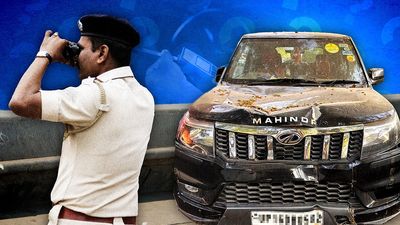 पत्रकार की एसयूवी ने ली लाइब्रेरियन की जान, बुनियादी सवालों पर पर्दा डालने में जुटी पुलिस