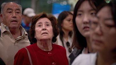 Thousands stranded as power outage hits Iberian Peninsula