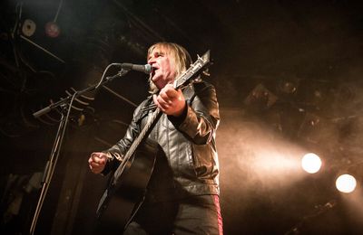 The Alarm frontman Mike Peters loses battle with cancer aged 66