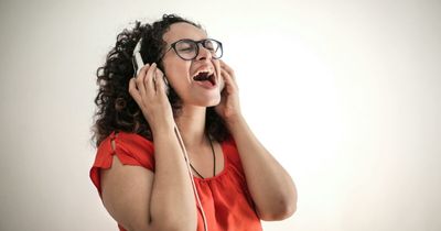 “Can You Sing Along?”: Here Are 32 Song Lines, And Your Task Is To Fill In The Gaps With The Missing Words