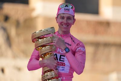 Giro d’Italia to pay tribute to Pope Francis with stage start in Vatican City