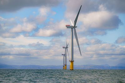 No 10 rejects ‘unfounded claims’ that renewables were behind power cuts in Spain