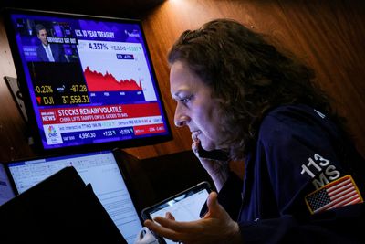 Consumers, businesses less upbeat about US economy despite Trump’s hype