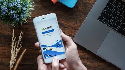 Shopify Charges Higher After Retail AI Boom; Earnings Loom
