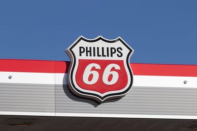 Is Phillips 66 Stock Too Cheap Given Its Recent Dividend Hike and 4.5% Yield?