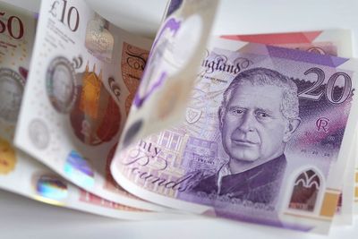 Firms ‘may need to be forced to accept cash to prevent two-tier society’