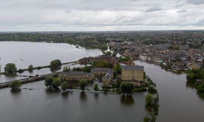 Labour not protecting people, economy and homes from climate crisis, watchdog says