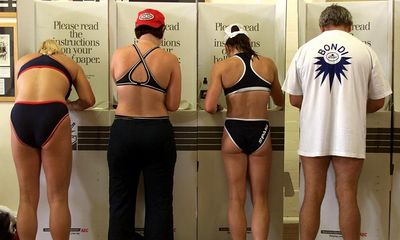 Spruiking, fake tradies and corflute stoushes: how to understand the Australian election