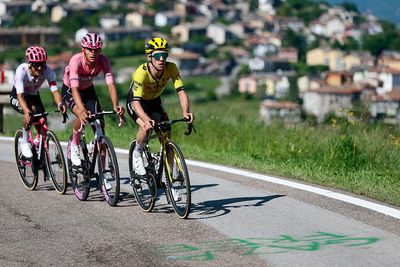 2025 Giro d'Italia stage 19 preview - Isaac del Toro prepares for Giro d'Italia mountain showdown