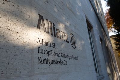 A failed takeover bid by Global 500 insurer Allianz is now a political hot potato in Singapore’s election