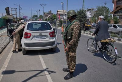 Pakistani nationals leave India as tensions between the two nations escalate over Kashmir attack