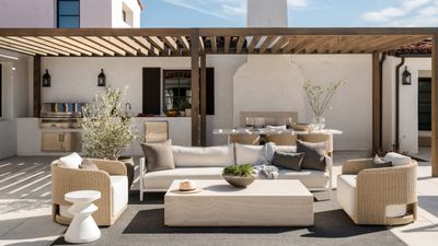 5 Hacks to Make Entertaining in Your Garden More Comfortable During the Hot Weather