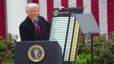 Democrats Urged To Present Alternative To Trump's Economy As Approval Rates Slide