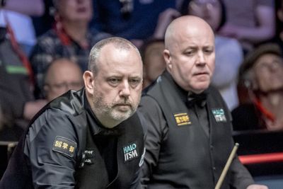 Mark Williams beats John Higgins in tense decider to reach Crucible semi-finals