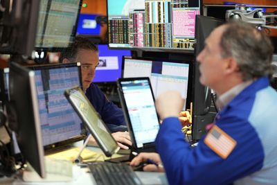 Automakers suspend financial guidance amid tariff uncertainty
