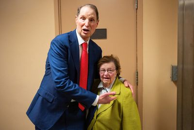 Capitol Lens | ‘The tall and the short’ - Roll Call