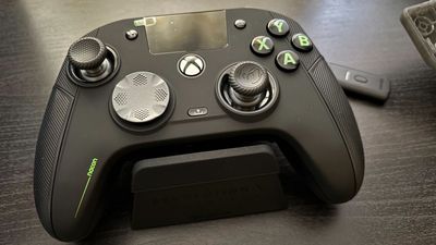 The Nacon Revolution X Unlimited is the first controller with a built-in screen that I actually like