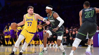 Luka Doncic Exits to Locker Room Shortly Before Halftime of Game 5 After Awkward Fall